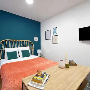 Modern Fully Renovated Apartment Paris